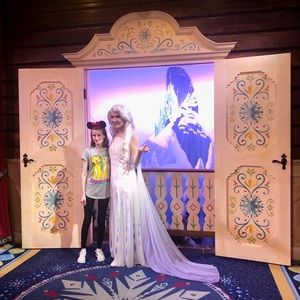 Meet your Posher, Alexis